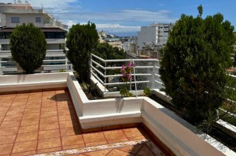 Luxury apartment with large terrace for rent in the prestigious Iberia district